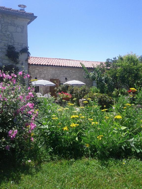 Chambres D'Hotes Domaine De La Rose Des Vents Castelnau-sur-lʼAuvignon Стая снимка